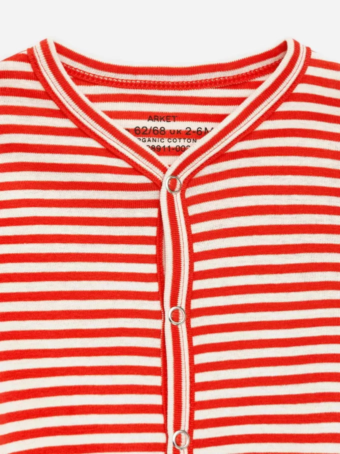 Allt-i-ett Pyjamasset om 2