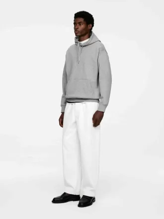 Avslappnad huvtröja