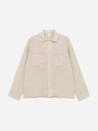 Avslappnad linneskjorta