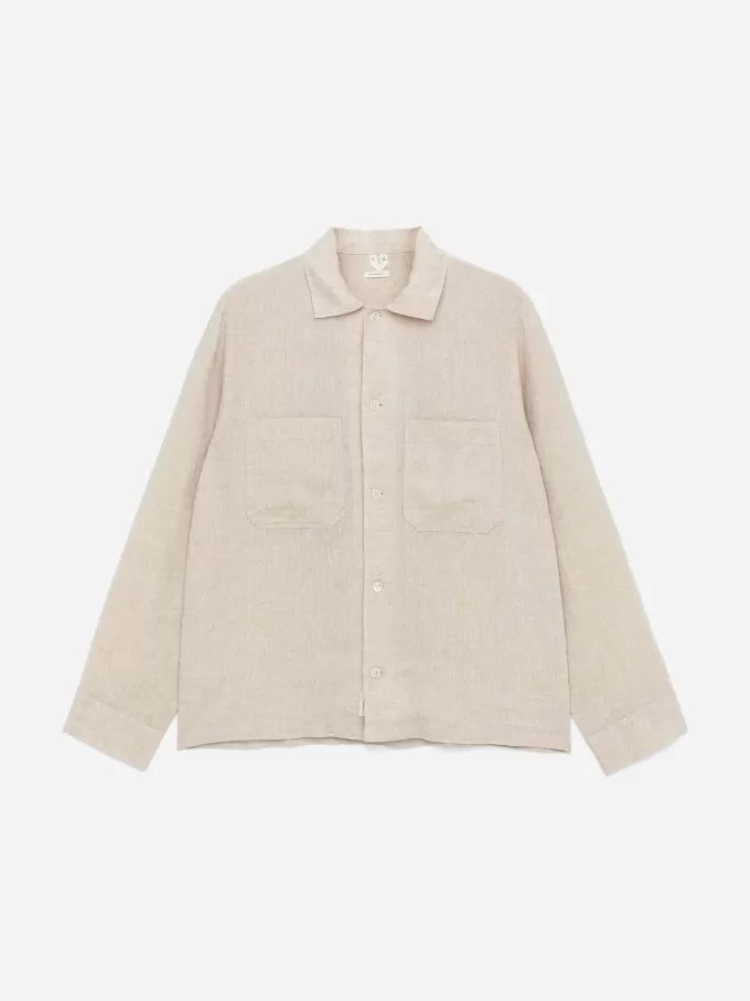 Avslappnad linneskjorta