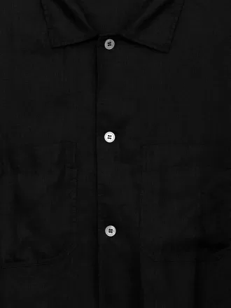 Avslappnad linneskjorta