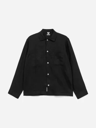 Avslappnad linneskjorta