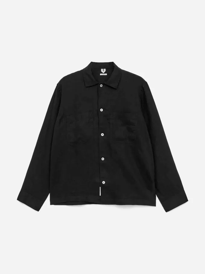 Avslappnad linneskjorta