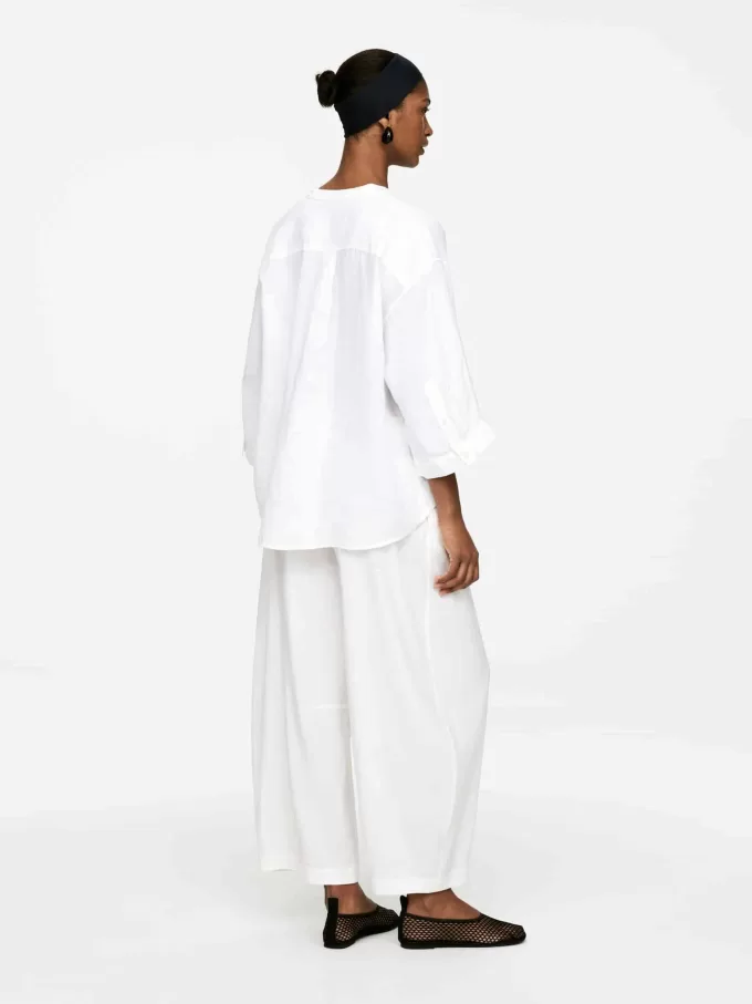 Avslappnad linneskjorta Avslappnad linneskjorta