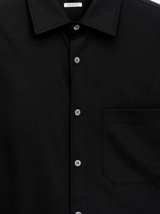 Avslappnad skjorta i ullblandning