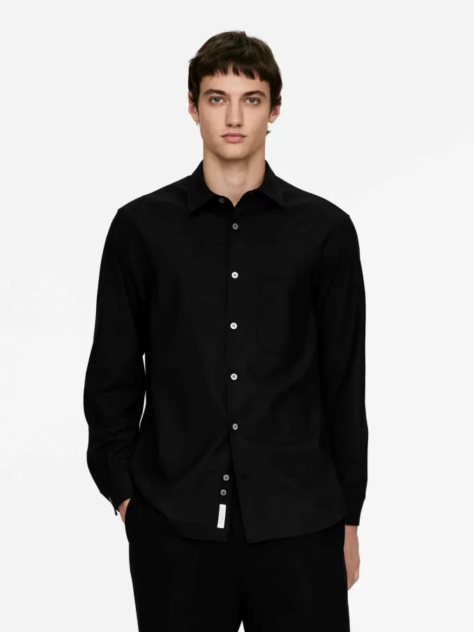 Avslappnad skjorta i ullblandning