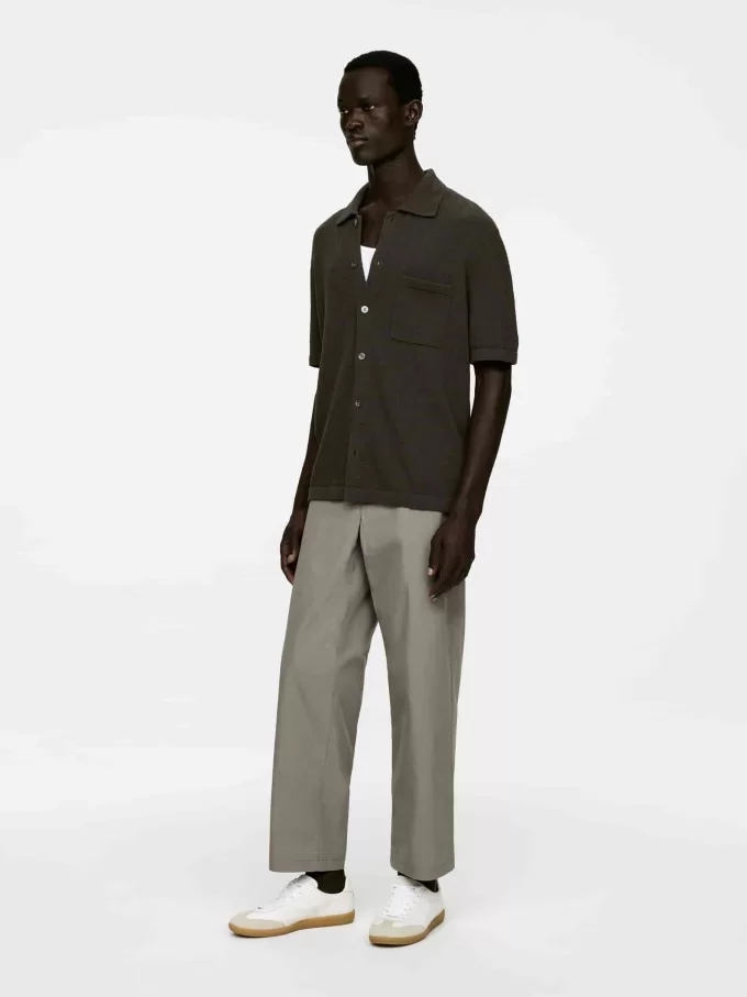 Avslappnade chinos i bomullsblandning Avslappnade chinos i bomullsblandning