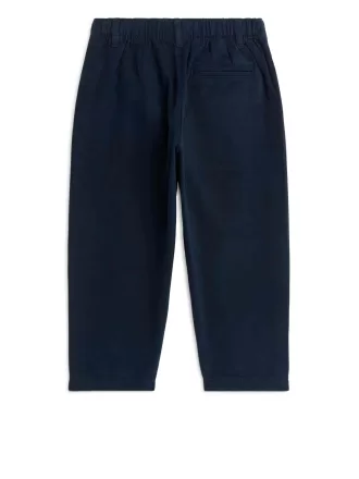 Avsmalnande chinos i bomull