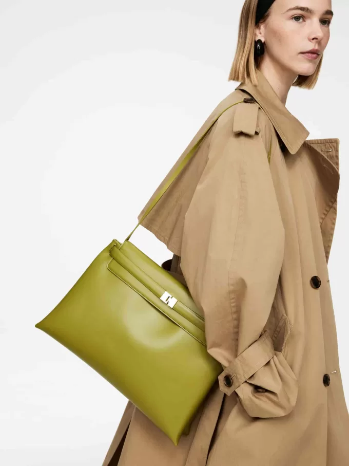 Axelväska i läder Axelväska i läder