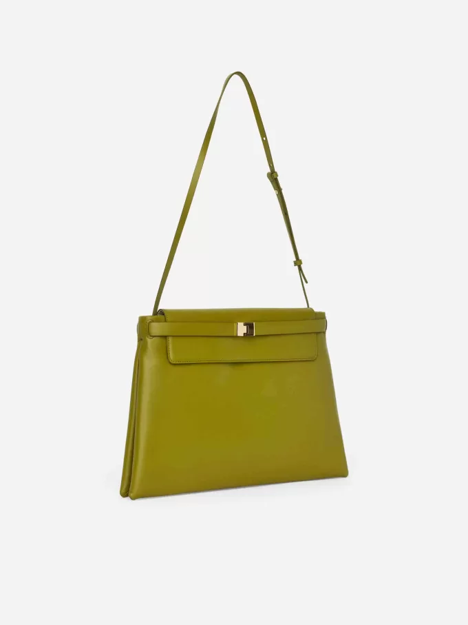 Axelväska i läder Axelväska i läder