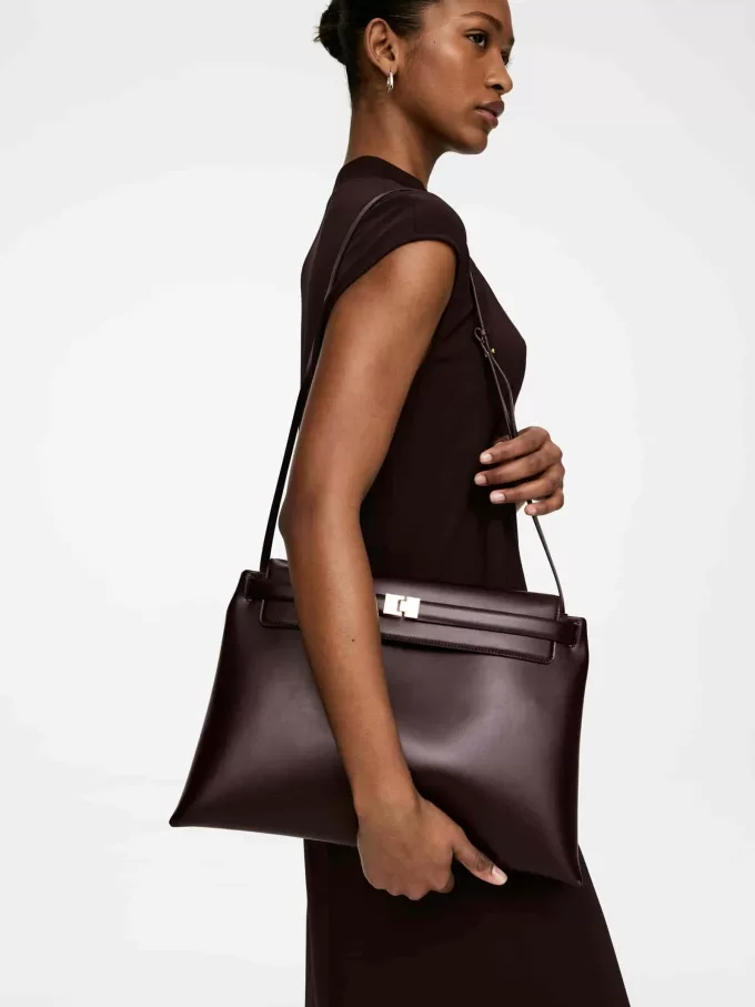 Axelväska i läder Axelväska i läder