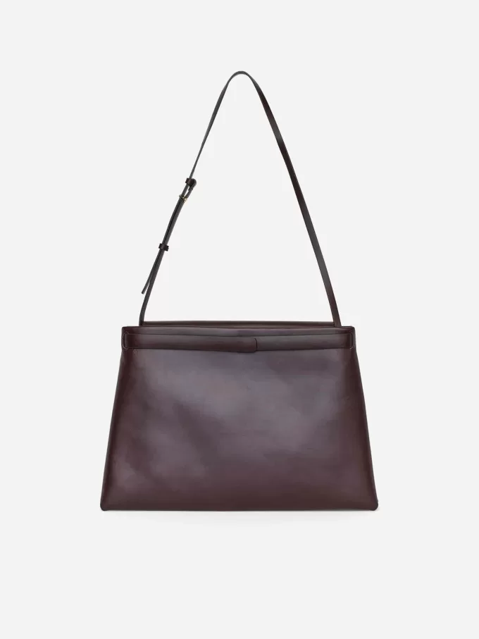 Axelväska i läder Axelväska i läder