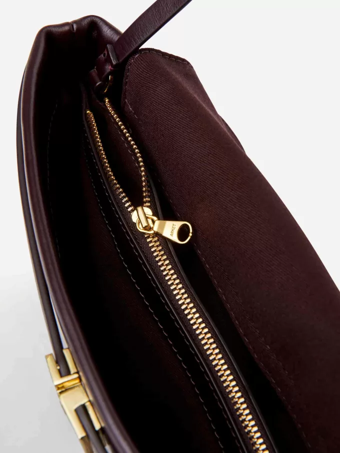 Axelväska i läder Axelväska i läder