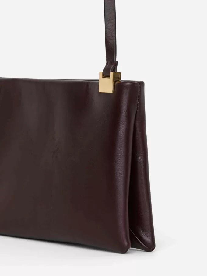 Axelväska i läder Axelväska i läder