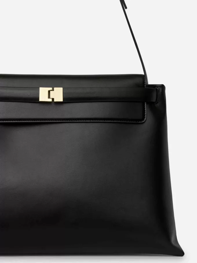 Axelväska i läder Axelväska i läder