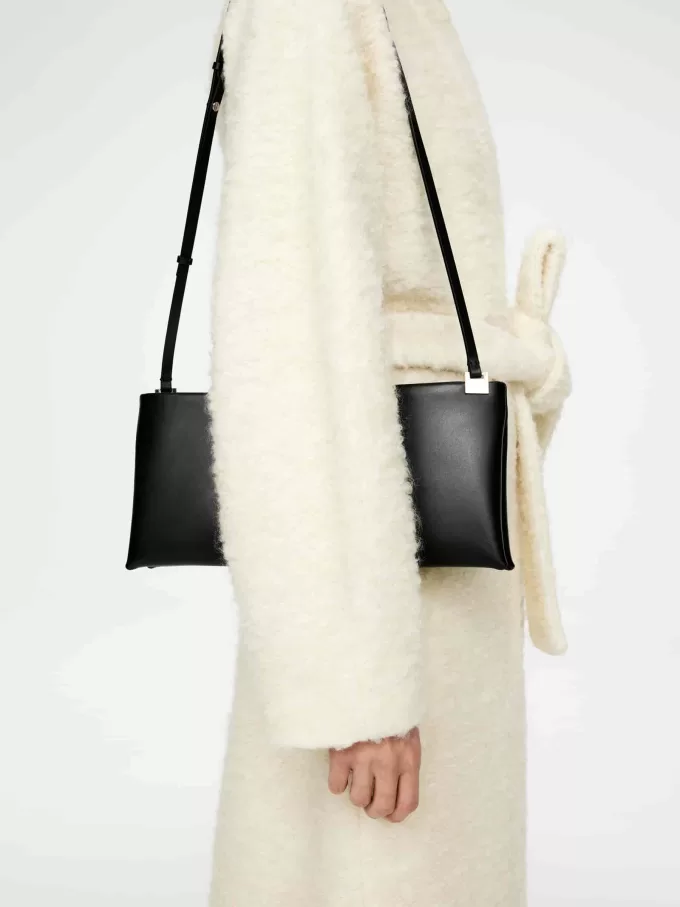 Axelväska i läder Axelväska i läder