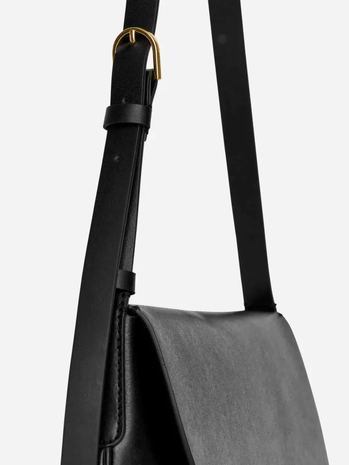 Axelväska i läder Axelväska i läder