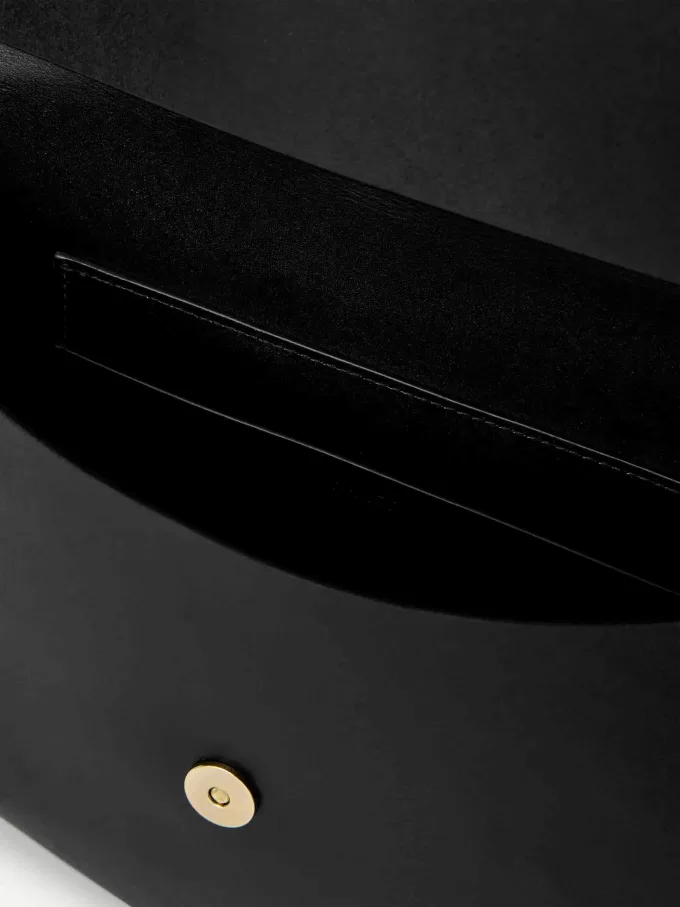 Axelväska i läder Axelväska i läder