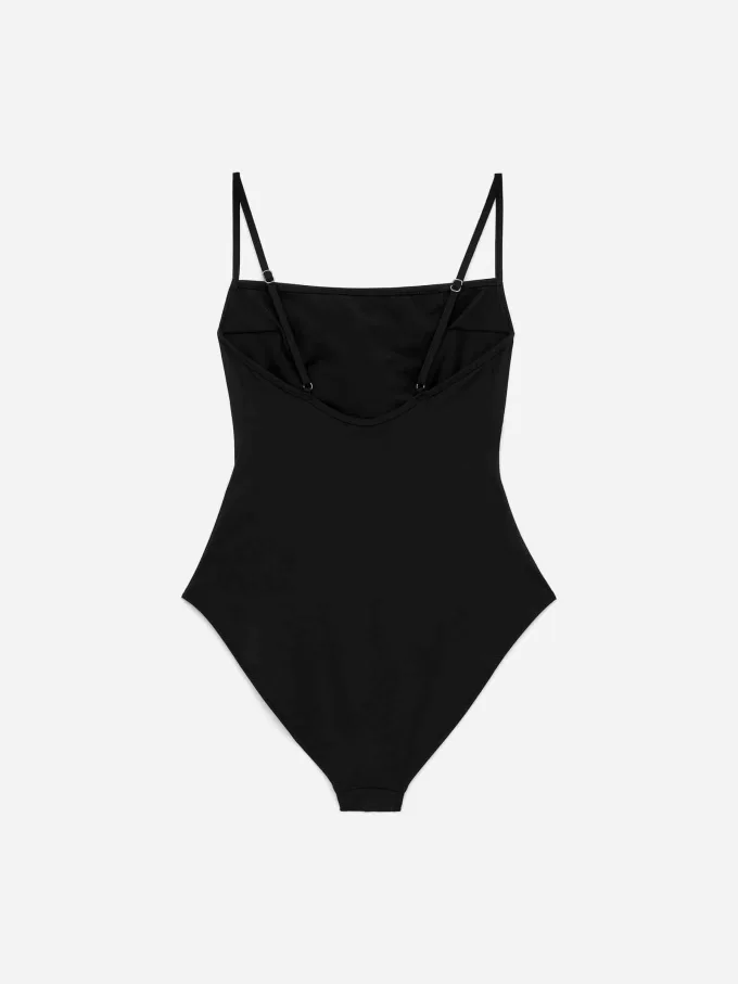 Baddräkt med fyrkantig hals Baddräkt med fyrkantig hals