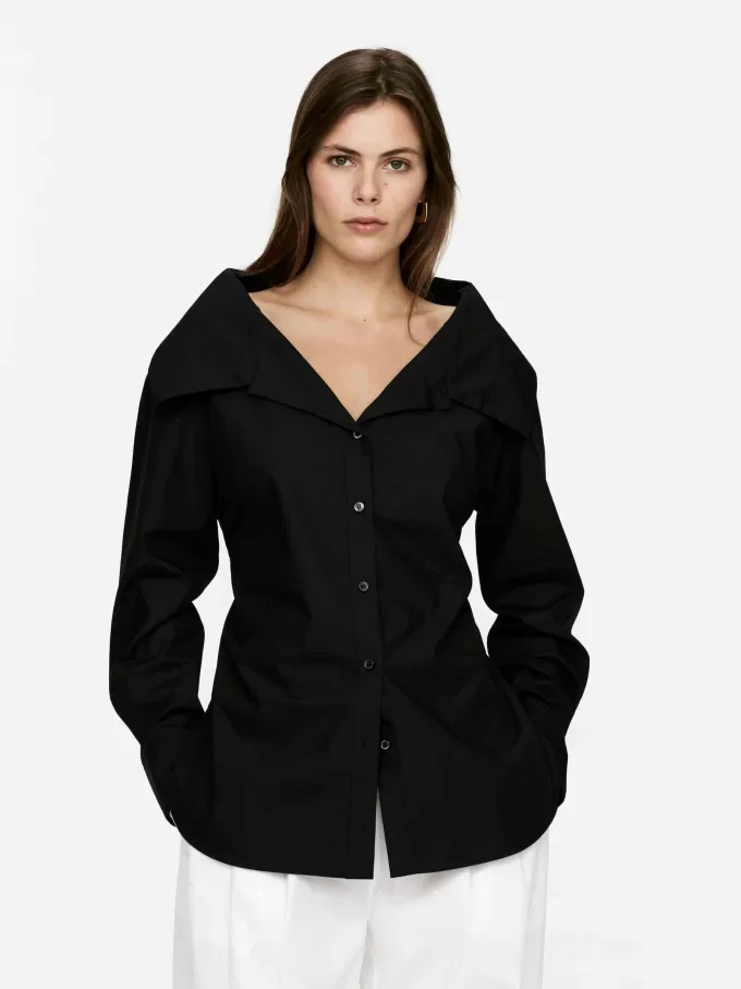 Blus med bred krage Blus med bred krage