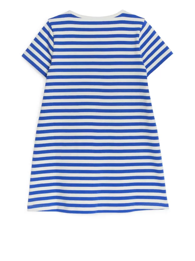 Broderad T-shirt klänning