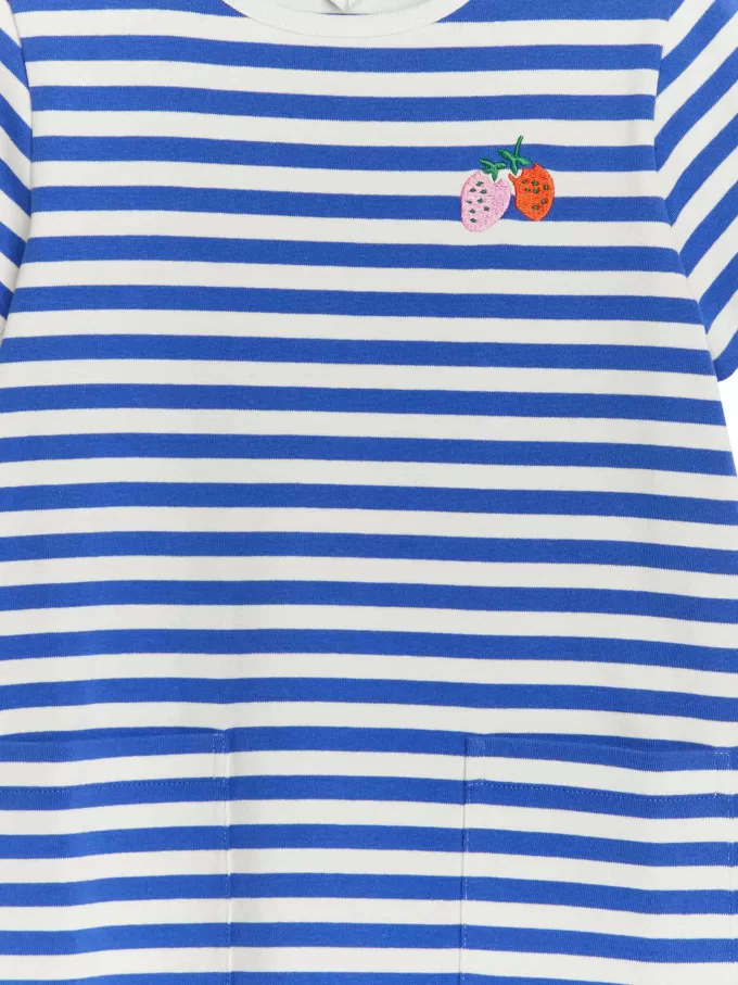 Broderad T-shirt klänning