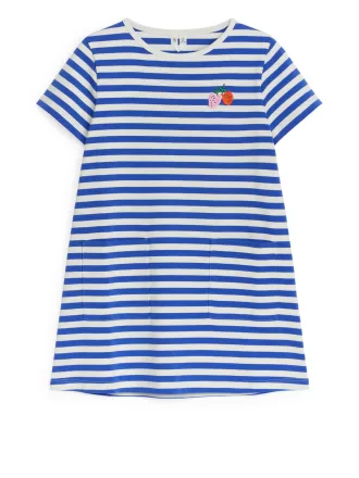 Broderad T-shirt klänning