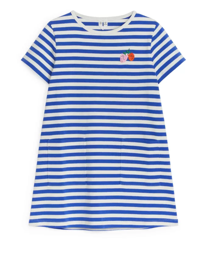 Broderad T-shirt klänning