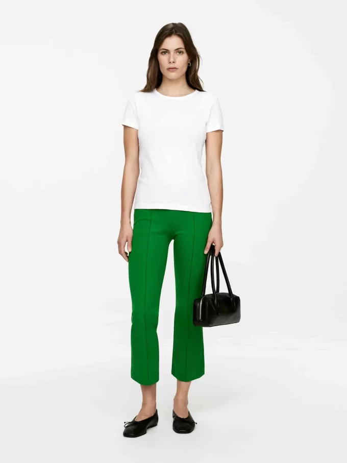 Cropped byxor med veck fram Cropped byxor med veck fram