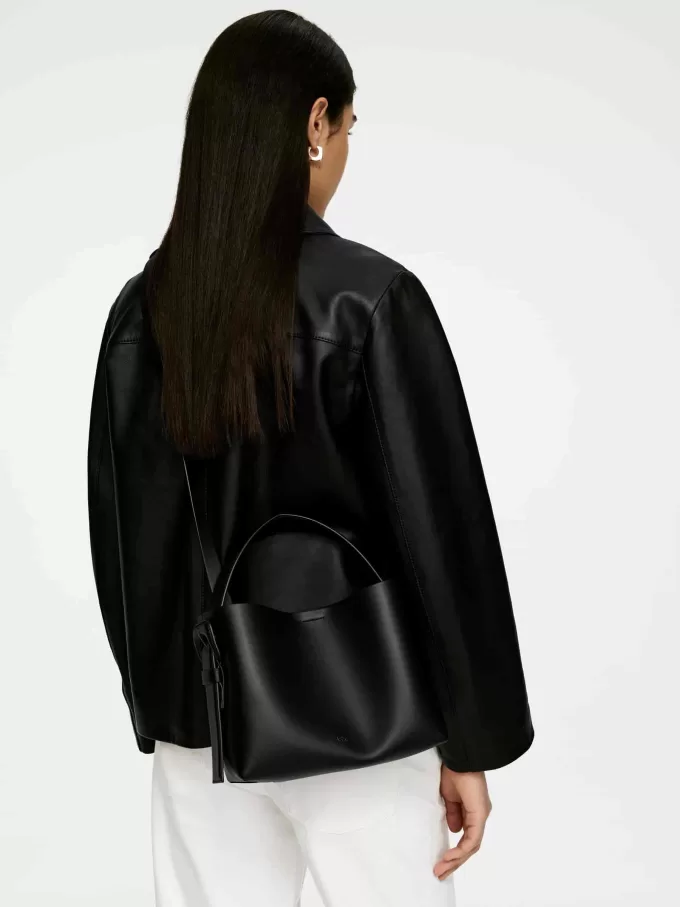 Crossbody-väska i läder Crossbody-väska i läder