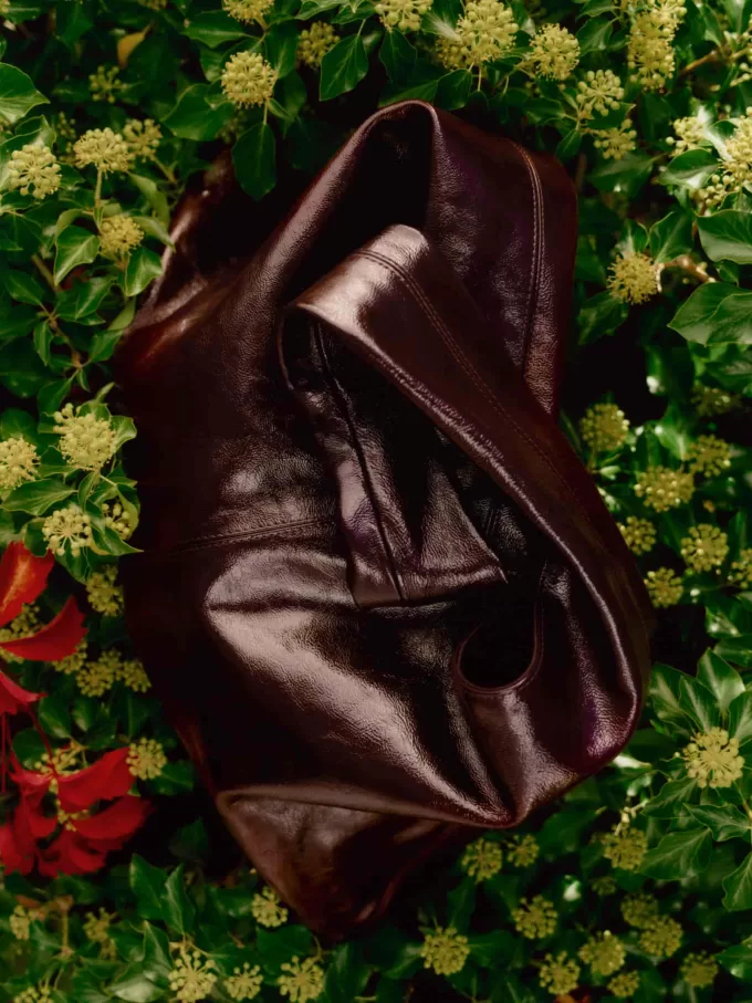 Glänsande läderväska Glänsande läderväska