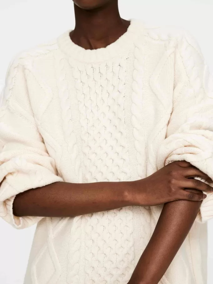 Kabelstickad ullbyxa