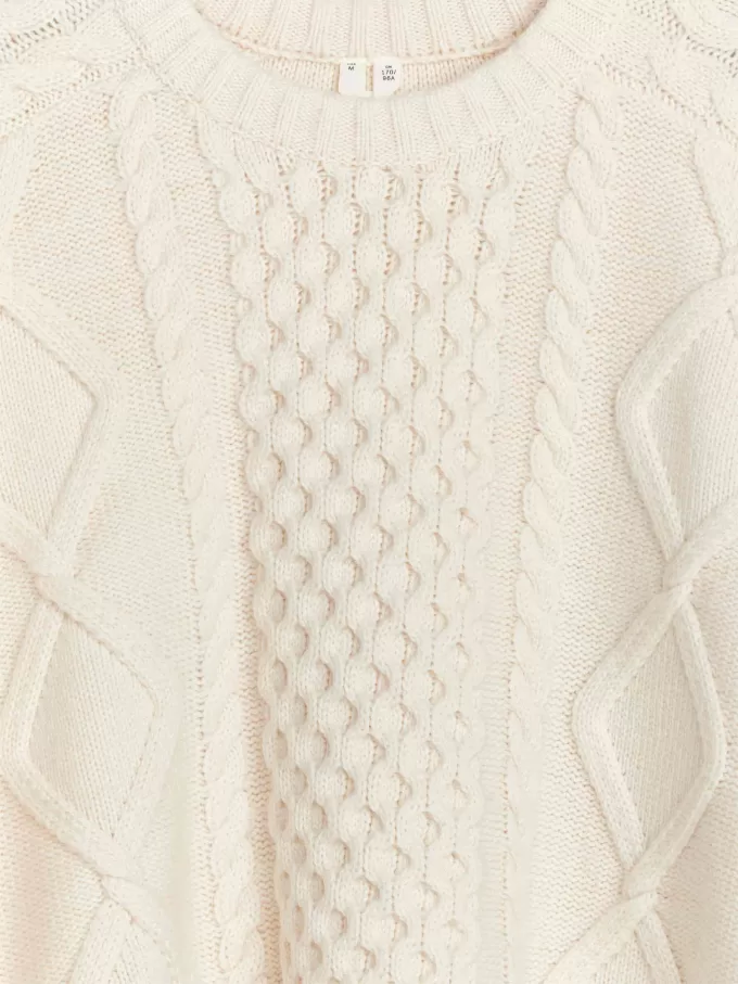 Kabelstickad ullbyxa