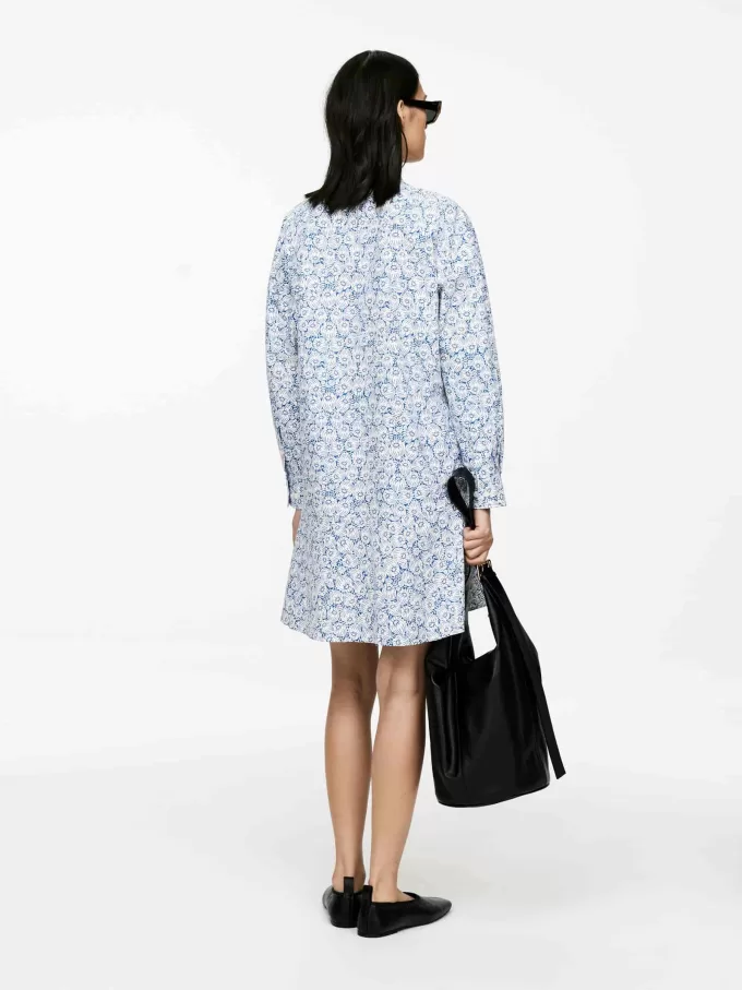 Klänning i bomullstryck Klänning i bomullstryck