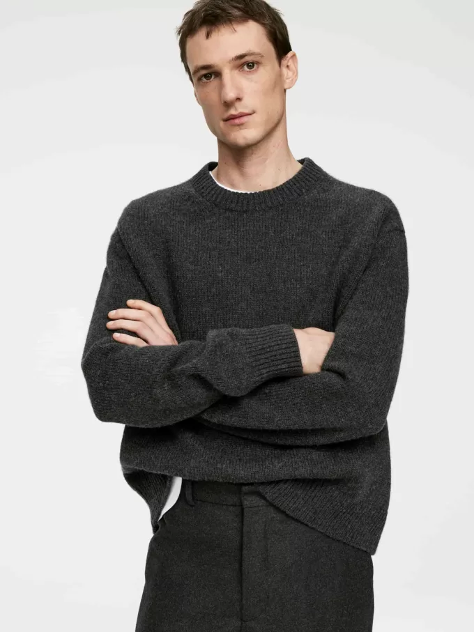 Kraftig stickad ullblandningströja Kraftig stickad ullblandningströja