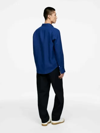 Linenskjorta i normal passform