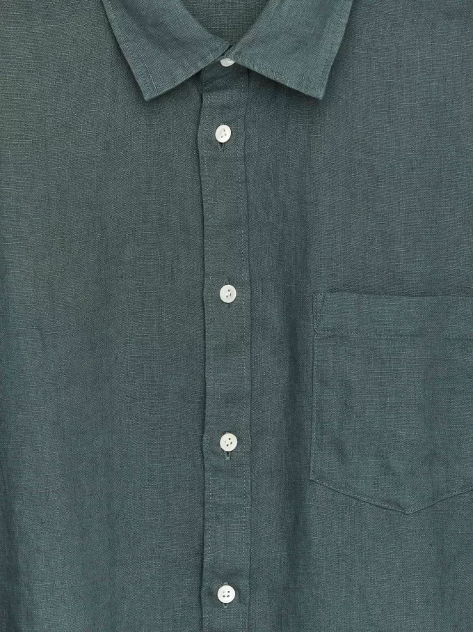 Linenskjorta i normal passform Linenskjorta i normal passform