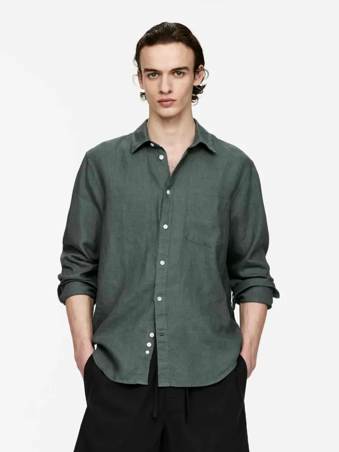 Linenskjorta i normal passform Linenskjorta i normal passform