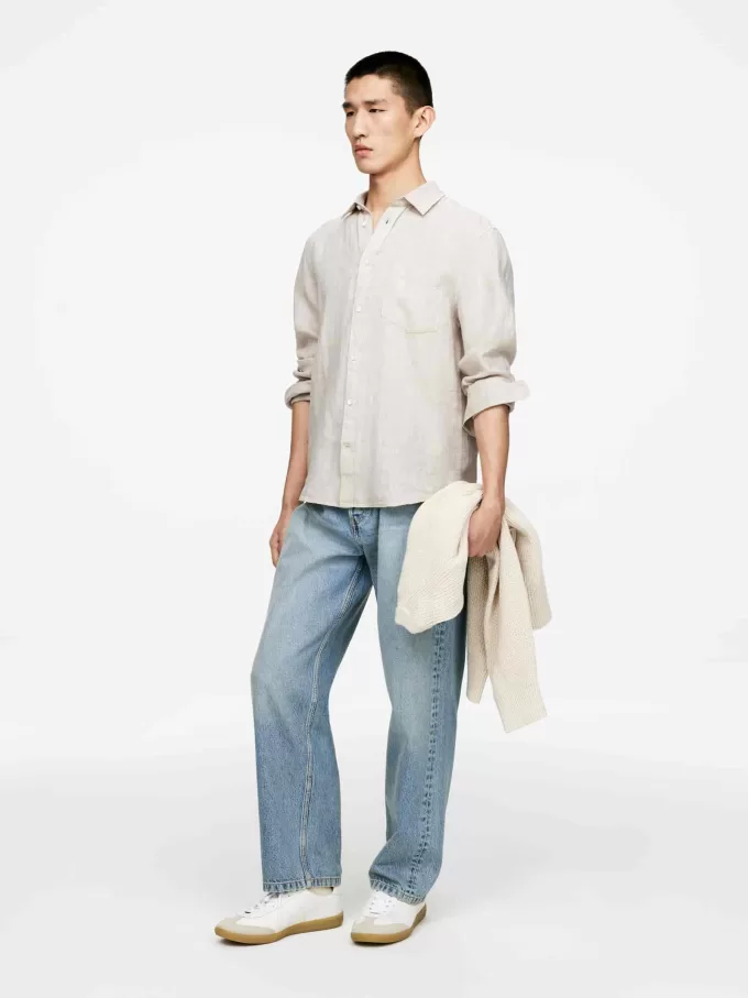 Linenskjorta i normal passform Linenskjorta i normal passform