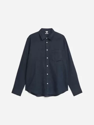 Linenskjorta i normal passform