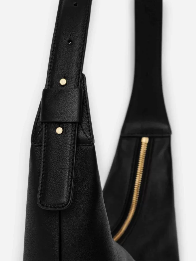 Mellanstor böjd axelväska Mellanstor böjd axelväska