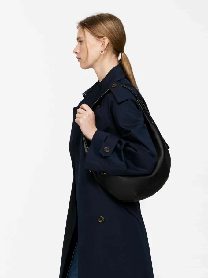 Mellanstor böjd axelväska Mellanstor böjd axelväska