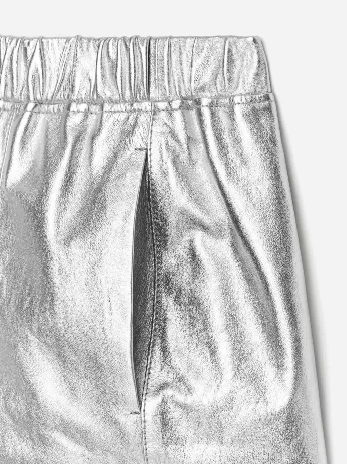 Metallisk läderkjol Metallisk läderkjol