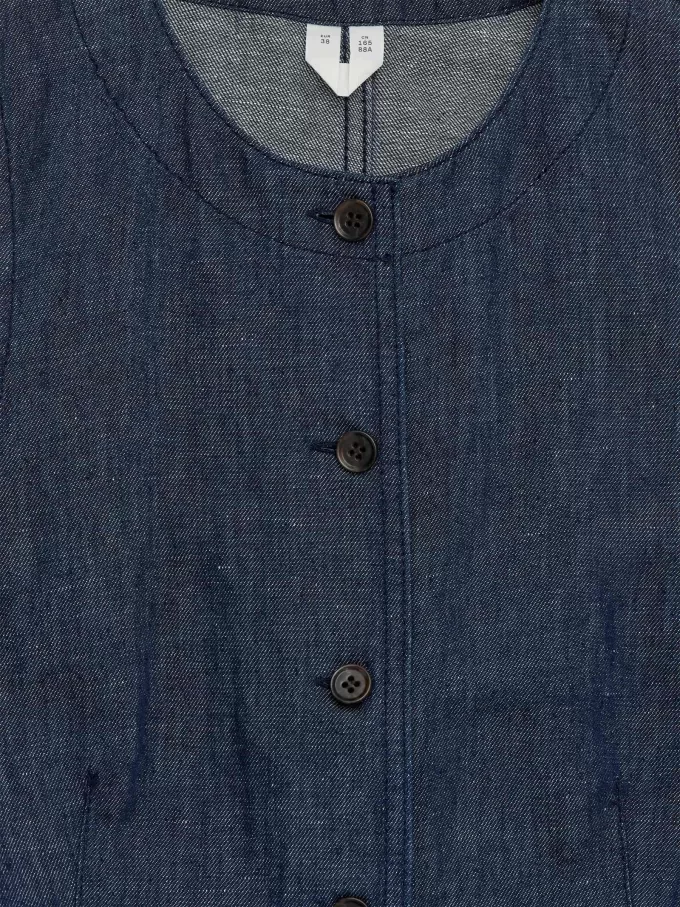 Monterad jeansväst Monterad jeansväst