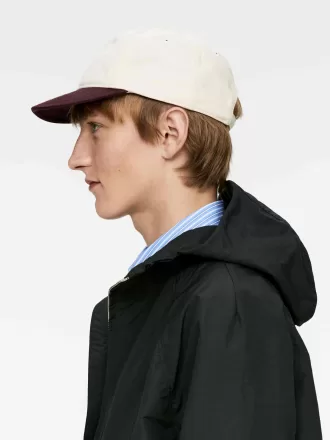 Mössa i kontrastfärg