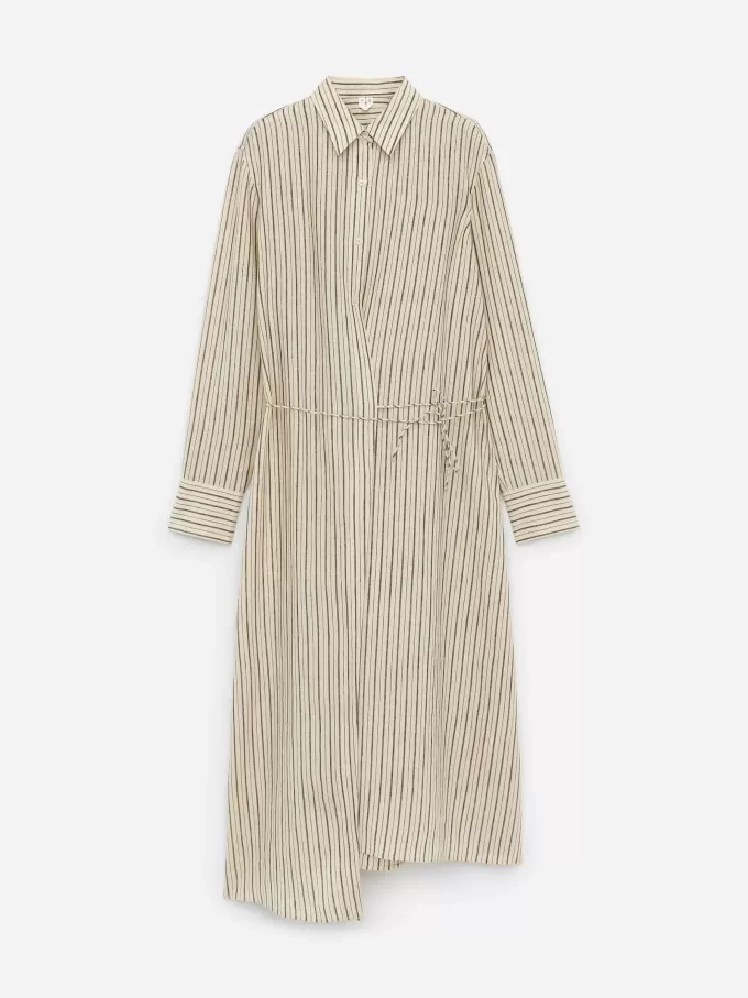 Omlottad linneklänning Omlottad linneklänning