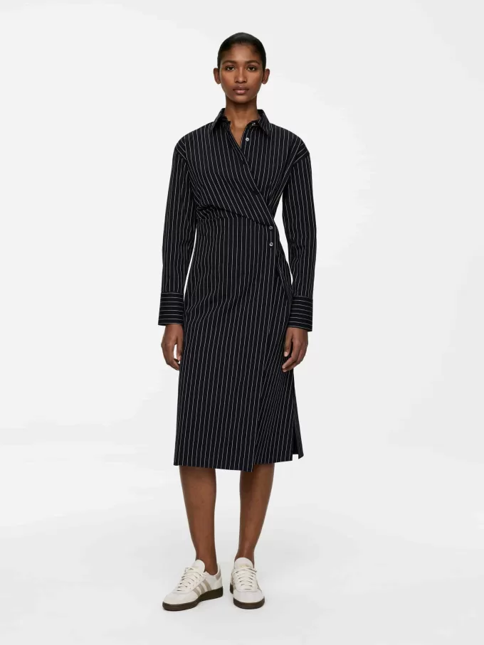 Omlottklänning i midi Omlottklänning i midi