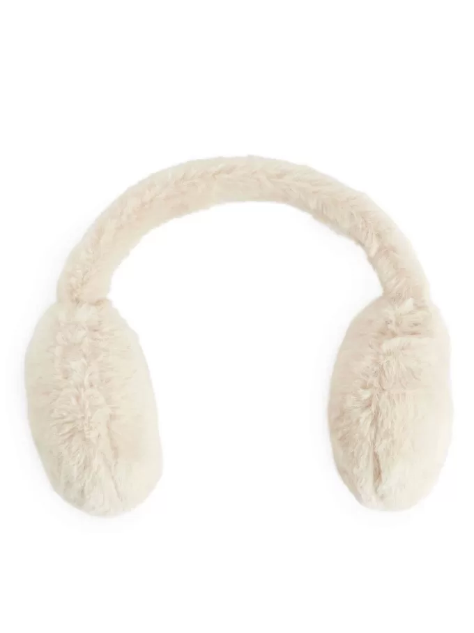 Öronkåpor i fuskpäls