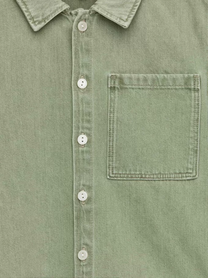 Overshirt i tvättad jeans