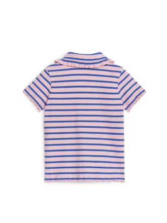 Ribbad jerseytopp med volangkrage